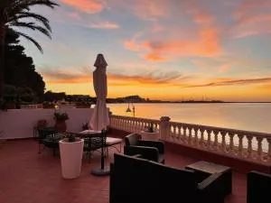 MARINETA CASSIANA "Beach Resort " Villa Ángela - Real