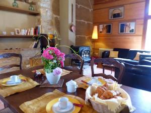 Maisons de vacances Gite Sauvagny, 3 pieces, 4 personnes - FR-1-489-13 : photos des chambres