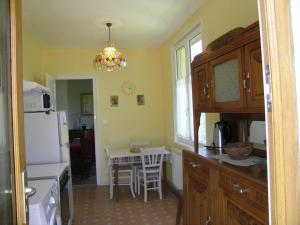 Maisons de vacances Gite Saint-Ennemond, 2 pieces, 2 personnes - FR-1-489-11 : photos des chambres