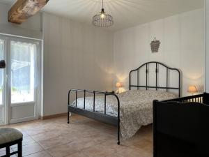 Maisons de vacances Gite Cressanges, 3 pieces, 4 personnes - FR-1-489-57 : photos des chambres