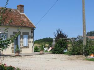 Maisons de vacances Gite Bourbon-l'Archambault, 4 pieces, 6 personnes - FR-1-489-87 : photos des chambres