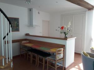 Maisons de vacances Gite Ebreuil, 3 pieces, 5 personnes - FR-1-489-70 : photos des chambres