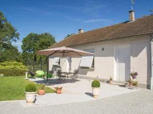 Gîte familial en Auvergne avec jardin, ping-pong, proche stations thermales, animaux acceptés - FR-1-489-127 - Bourassat