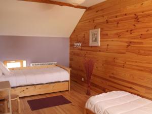 Gîte rénové avec cheminée, terrasse et jardin, proche de St Pourçain, idéal pour familles et animaux - FR-1-489-138