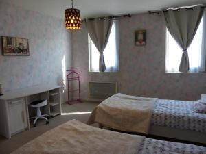 Maison cosy à Moulins : proche centre, cour fleurie, vélos, WiFi et draps fournis - FR-1-489-162