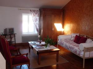 Maisons de vacances Gite Ferrieres-sur-Sichon, 4 pieces, 6 personnes - FR-1-489-191 : photos des chambres