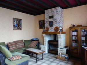 Maisons de vacances Gite Saint-Germain-des-Fosses, 5 pieces, 8 personnes - FR-1-489-248 : photos des chambres