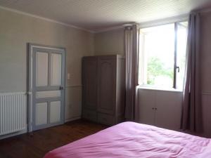 Maisons de vacances Gite Saint-Etienne-de-Vicq, 3 pieces, 4 personnes - FR-1-489-275 : photos des chambres