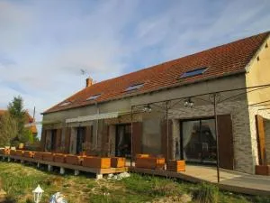 Maison rénovée avec piscine chauffée partagée, idéale pour familles et groupes, animaux acceptés - FR-1-489-346 - Tronget