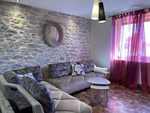 Gîte de Charme Rénové à Pierrefitte-sur-Loire, Vue sur Campagne - FR-1-489-334