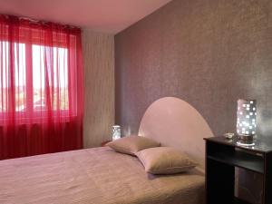 Gîte de Charme Rénové à Pierrefitte-sur-Loire, Vue sur Campagne - FR-1-489-334