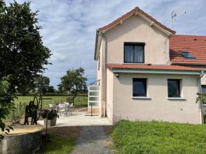 Gîte rénové à Pierrefitte-sur-Loire avec jardin et parking - FR-1-489-347