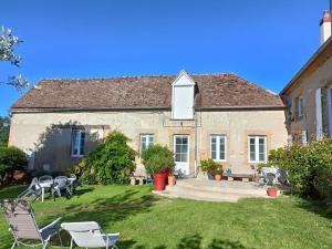 Maisons de vacances Gite Neuvy, 2 pieces, 3 personnes - FR-1-489-373 : photos des chambres
