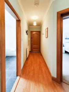 Parkgate Apartment - Near M90, Amazon, Edinburgh