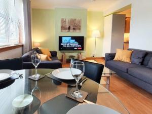 Parkgate Apartment - Near M90, Amazon, Edinburgh