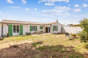 Maisons de vacances Beautiful house with a yard - Le Bois-plage-en-Re - Welkeys : photos des chambres