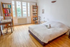 Appartements Nice and calm flat with terrace close to Buttes-Chaumont in Paris - Welkeys : photos des chambres