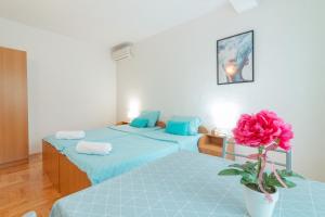 Apartments Serafimoski