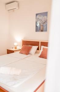 Apartments Serafimoski