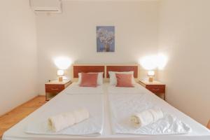 Apartments Serafimoski