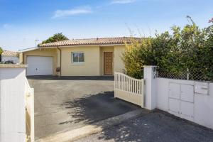 Villas Beautiful villa with pool in Tarnos 10 min to the beach - Welkeys : Villa