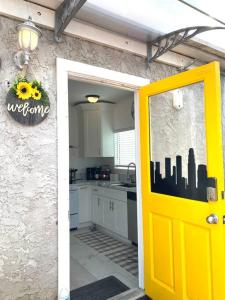 King Garden Suite - 10 mins to Beach and LAX