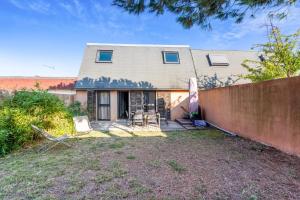Maisons de vacances Charming house with garden in La Rochelle - Welkeys : photos des chambres
