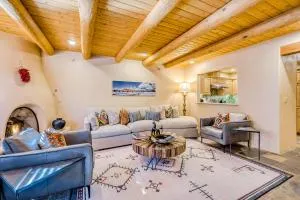 El Corazon-Steps to the Plaza - Cerrillos