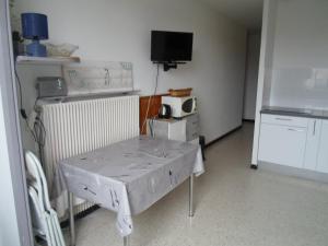 Studio équipé près des Thermes avec parking et animaux admis - FR-1-503-108