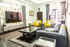 Gyamfuaa Court Apartments - Adeja