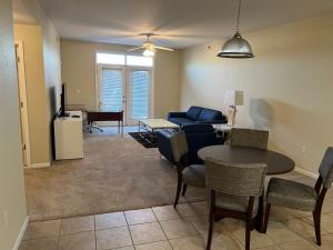 Two-Bedroom Apartment room in Washburn Hotel Suites