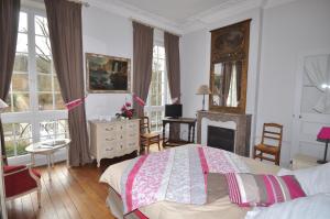 B&B / Chambres d'hotes Le Chateau De La Vierge : photos des chambres