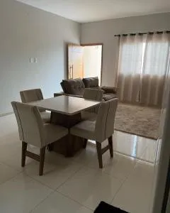 Apto térreo Mãe Aparecida 8 pessoas 3km do santuário com WiFi ,ar condicionado nos quartos - Roseira