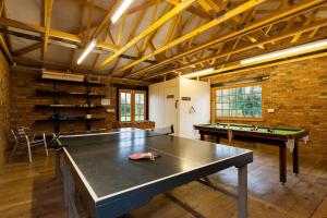 The Old Mill, 7 storey,, dog friendly outdoor pool & bbq