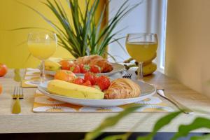 City Centre, 2 Bedroom, Secured Parking, 3 King Bed, WiFi Sleep 6 Guest Comfortable on Three King Size Beds, Jewellery Quarter , Birmingham City Centre , Allocated Secured Parking