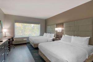 Queen Room with Two Queen Beds - Disability Access room in Best Western Plus Executive Residency Antioch Inn