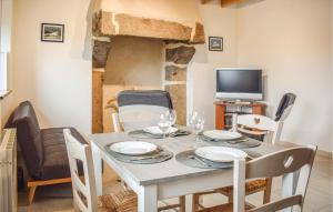 Maisons de vacances Amazing home in PENVENAN with 2 Bedrooms and WiFi : photos des chambres
