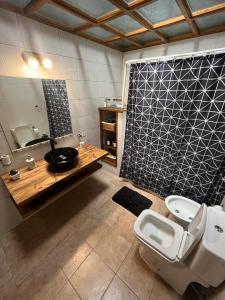 Casa con pileta cochera y quincho 1300m de la playa