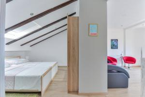 Apartments with parking space Vir - 20205