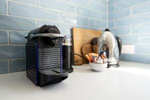 South Seas 5- Absolute Beachfront Wifi Views