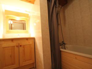 Appartements Appartement 7 pers. au centre de Val Cenis, proche pistes et commodites - FR-1-508-7 : photos des chambres