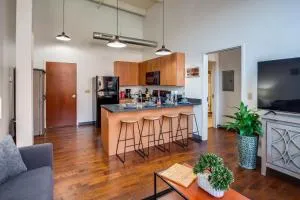 NY Style Centric Loft with King Bed by Park ave - Twelve Corners