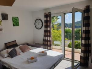 B&B / Chambres d'hotes LA MAISON BARNOIN - gites et chambres : Villa 2 Chambres :