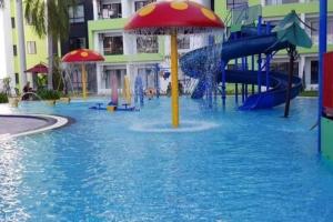 Fun GFloor Poolside Waterpark Manhattan Ipoh