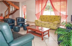 Maisons de vacances Stunning Home In St Martin Des Pres : photos des chambres