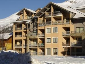 Appartements Appartement La Salle-les-Alpes, 4 pieces, 6 personnes - FR-1-330F-77 : photos des chambres