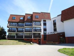 Studio fonctionnel 4 pers, à 50m des pistes, proche commodités, piscine extérieure en été. - FR-1-330F-89