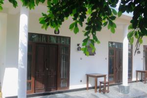 Eden Roc Guest Inn