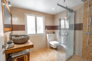 Lovely townhouse in a lively area close to the old Nice