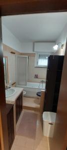 Chri02House